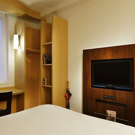 Ibis Greenwich Hotel