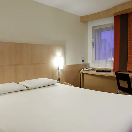 Ibis Greenwich 3*