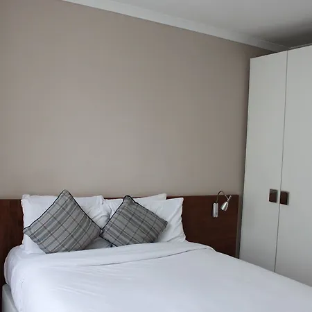 Apartment Kensington 3*