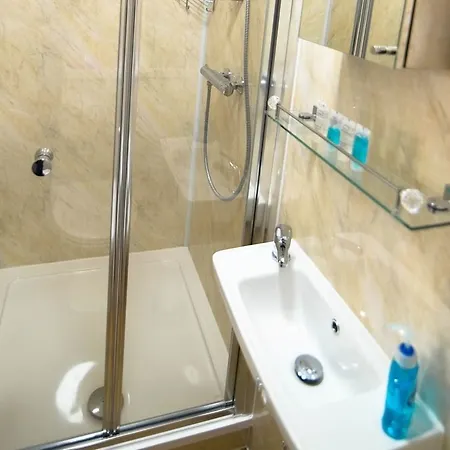Bed & Breakfast Green Suites 4*