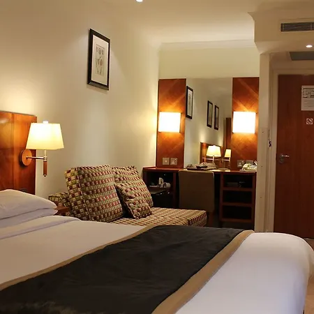 Blandford 4*