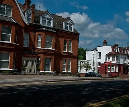 Hotel Chumleigh Ltd. 3*
