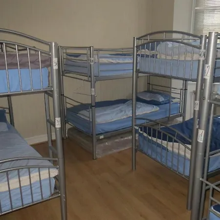 4 Star Piccadilly Hotel 2*