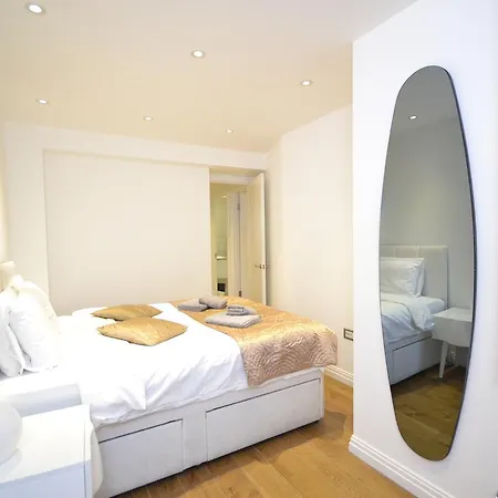 Covent Garden Apartment