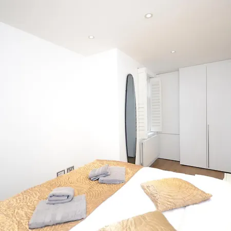 Covent Garden Apartment