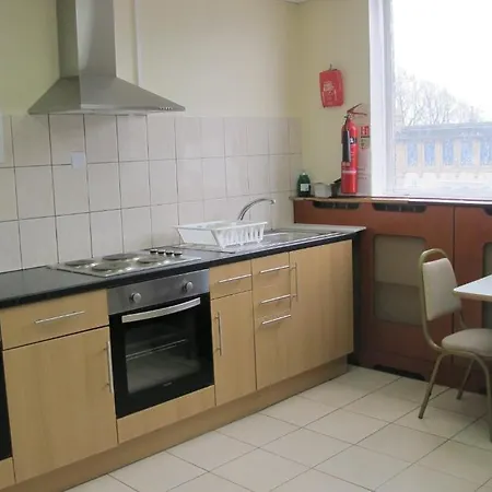 Western Northfields Ealing 3* London