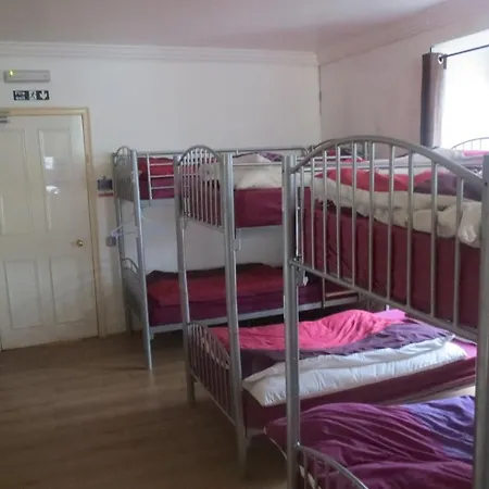4 Star Piccadilly Hotel 2*