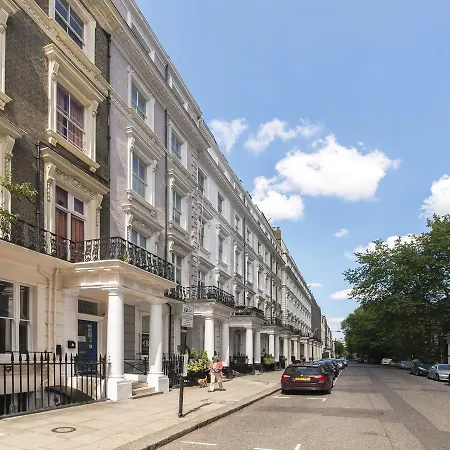 Hostel Astor Kensington London
