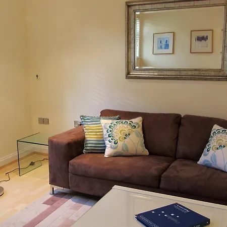 Clarendon House & Gardens Appartement *