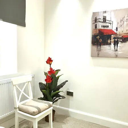 Harrow Apartment *
