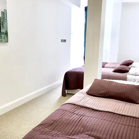 Apartment Harrow