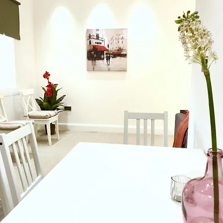 Apartment Harrow