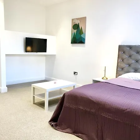Harrow Apartment *