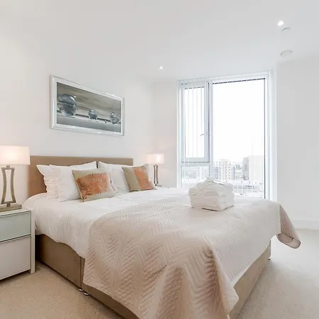Luxury Stratford Apartment