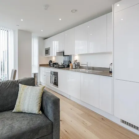 Luxury Stratford Apartment
