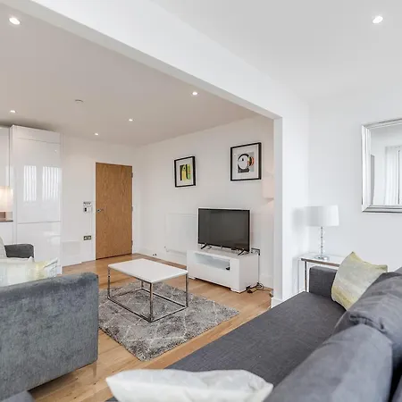 Luxury Stratford Apartment