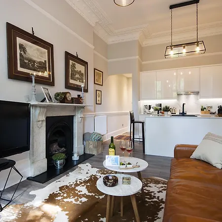 Kensington - Warwick Road 3*