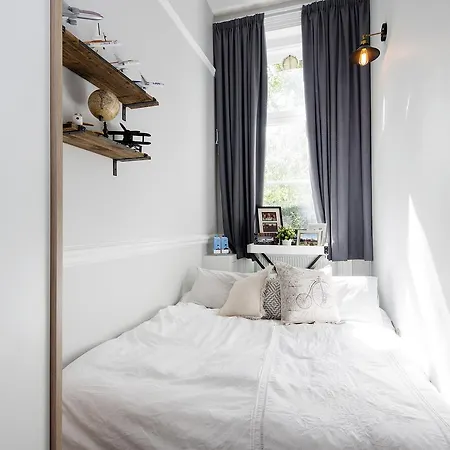 Kensington - Warwick Road 3*
