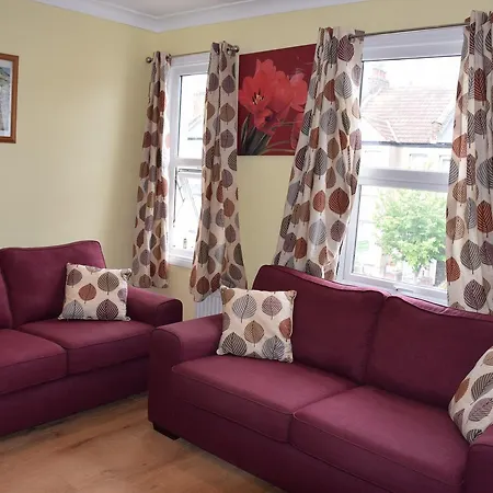 4 Bedroom & 2 Bedroom Apartment