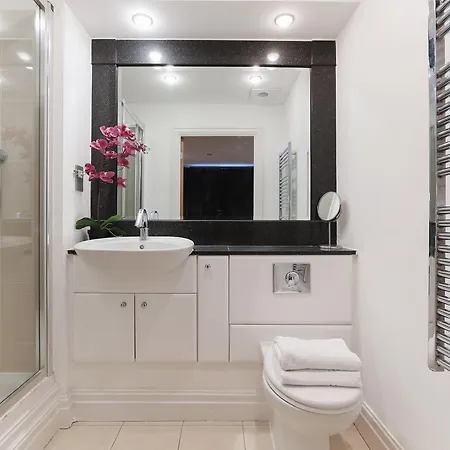 Hyde Park Apartment *