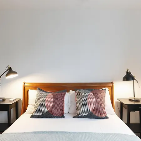 Hyde Park Apartment *