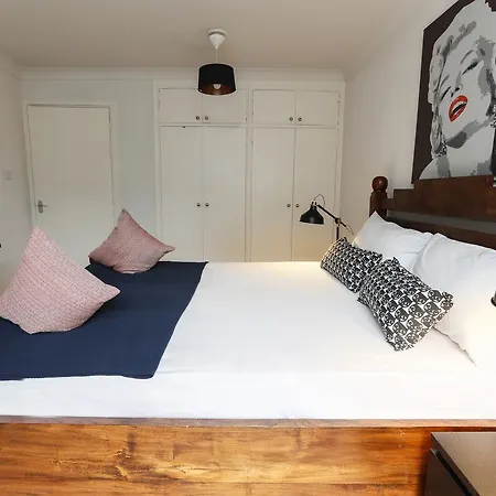 Hyde Park Apartment