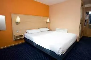 Travelodge Kings Cross Royal Scott Hotel 3*