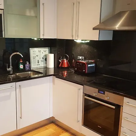 Apartment East Croydon Apartments - Just 3 Mins Walk To East Croydon Station Croydon