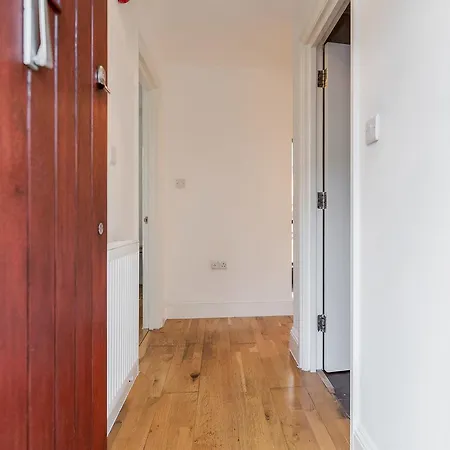Eye Flats Apartment London