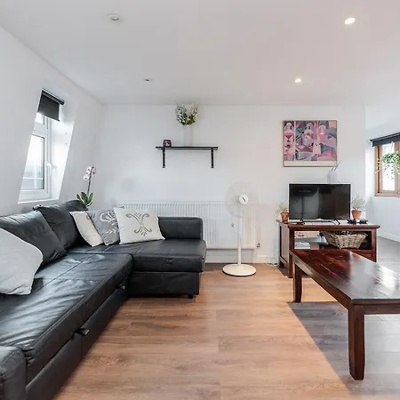 Eye Flats Apartment *
