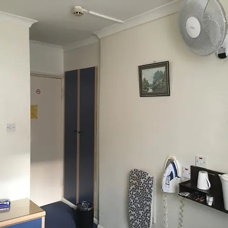 Hotel Hadleigh 3*