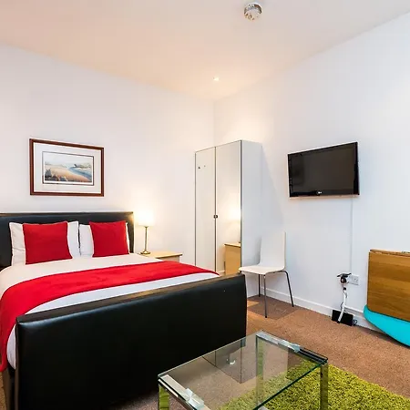 Riverbank Stay * London
