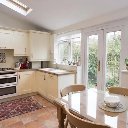 Veeve House Ashlone Road Putney Отель Лондон
