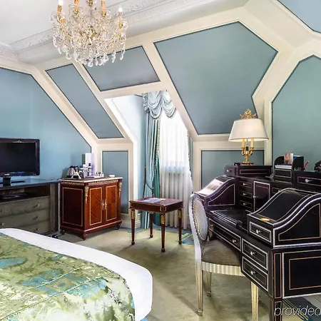 Bentley Hotel 5*