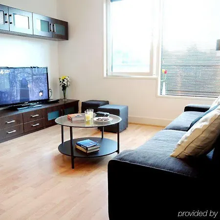 Beautiful 4-bedroom Flat In Bridge/borough! London