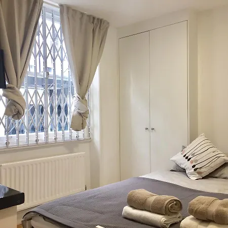 Ifield Road By Mayfair Apartment London