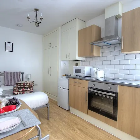 Apartment Short Low Budget Wembley