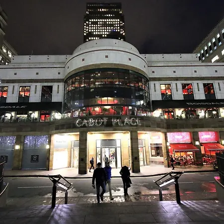 Canary Wharf Luxury River View Hotel 4*