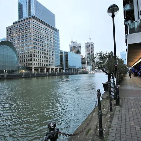 Hotel Canary Wharf Luxury River View