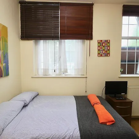Mapesbury Hostel *