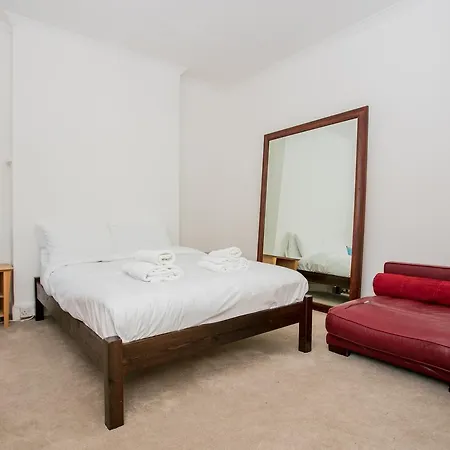 Elegant Victorian 3-bed Near Hammersmith London