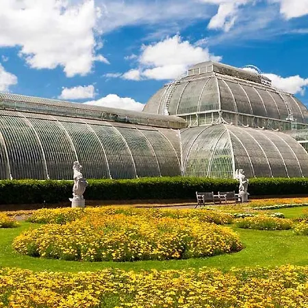 Grand Kew Gardens Daire *