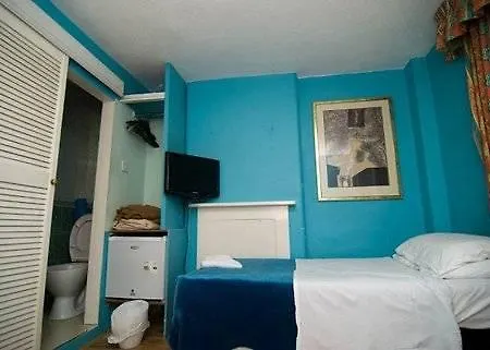 Camelot House Hotel