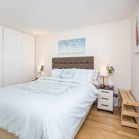 London Apartment * London