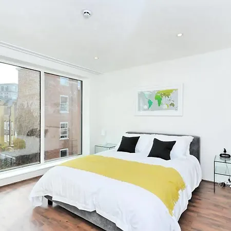 Saco Liverpool Street - Strype Street *