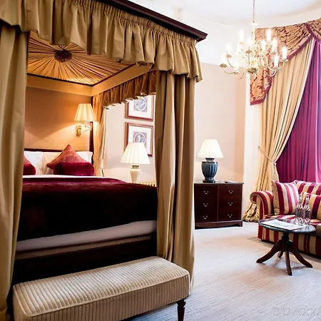 The Colonnade Hotel