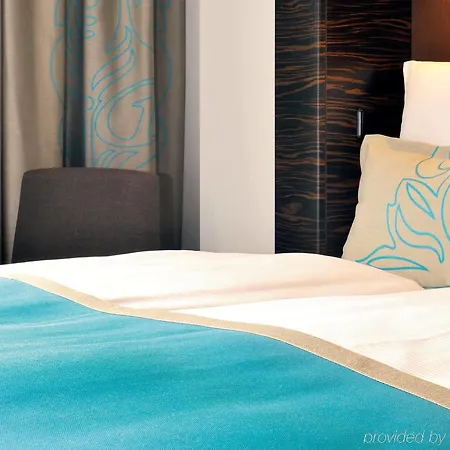One London-tower Hill 3*