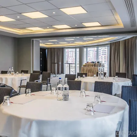 Crowne Plaza Battersea Hotel