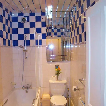 Gloucester Place Apartment *