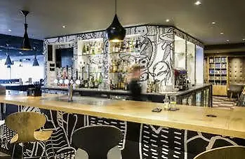 伦敦希思罗机场宜必思酒店